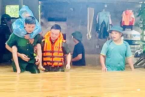 Công an Thanh Hóa chủ động ứng phó với mưa lớn nguy cơ ngập lụt và sạt lở đất
