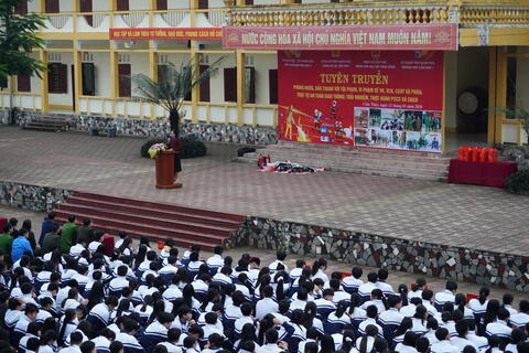 Hơn 2.100 người dân tham gia trải nghiệm, thực hành chữa cháy và thoát nạn khi có cháy