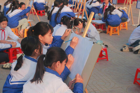 Chung tay nói không với bạo lực học đường qua từng nét vẽ