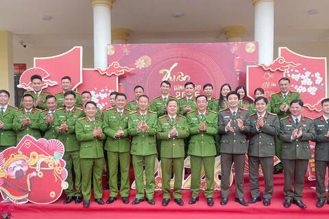 Kiểm tra công tác sẵn sàng chiến đấu và chúc Tết lực lượng Cảnh sát cơ động, Trại tạm giam Công an tỉnh