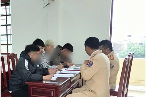 Phòng Cảnh sát giao thông: Xác minh, xử lý 03 trường hợp thanh niên điều khiển xe mô tô vi phạm trật tự, an toàn giao thông