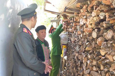 Lấy lòng dân làm “cột mốc” giữ vững biên cương Tổ quốc