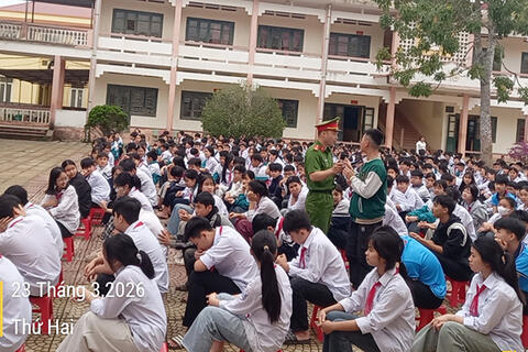 Công an xã Thiệu Hóa phối hợp với Trường THCS Thiệu Long tổ chức buổi tuyên truyền, giáo dục pháp luật