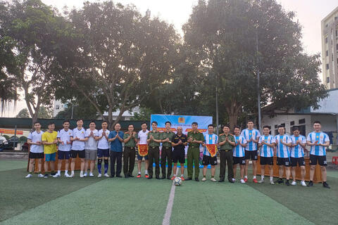 Chi đoàn Phòng Công tác chính trị và Chi đoàn Phòng Tổ chức cán bộ giao lưu bóng đá chào mừng kỷ niệm 95 năm Ngày thành lập Đoàn TNCS Hồ Chí Minh