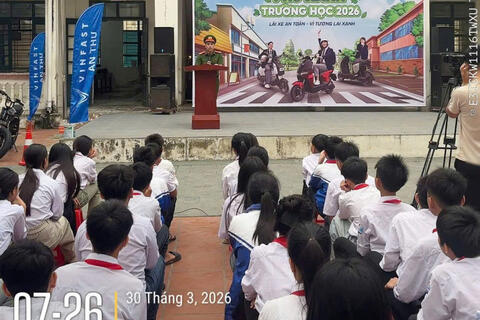 Công an xã Vạn Lộc tuyên truyền, phổ biến pháp luật cho gần 1.300 cán bộ, giáo viên, học sinh Trường THCS Ngư Lộc