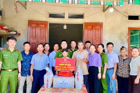 Lan tỏa phong trào thi đua “Ba nhất”, thắp sáng giá trị nhân văn từ mô hình “Con nuôi Công an xã” ở Cẩm Thạch