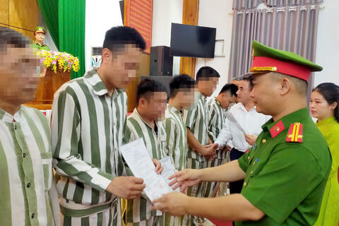 Trại Giam Thanh Cẩm: Công bố Quyết định đặc xá cho phạm nhân - mở cơ hội làm lại cuộc đời cho người lầm lỗi