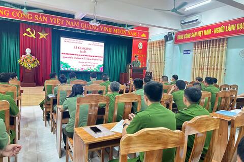Công an tỉnh Thanh Hóa tổ chức bồi dưỡng tiếng Lào, tiếng Thái và tiếng Mường cho cán bộ, chiến sĩ Công an cơ sở