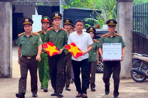 Phục dựng ký ức - Gửi trọn nghĩa tình