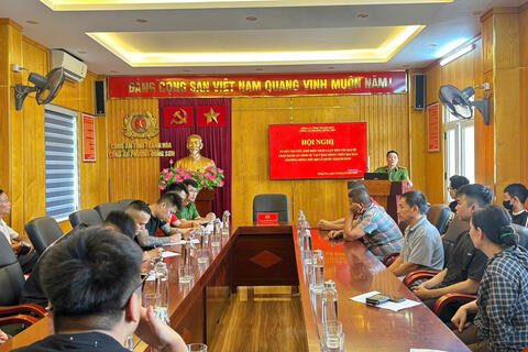 Công an phường Đông Sơn tuyên truyền, phổ biến pháp luật cho người chấp hành án hình sự tại cộng đồng
