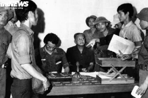 Ai soạn thảo lời tuyên bố đầu hàng cho Dương Văn Minh, trưa ngày 30/4/1975?