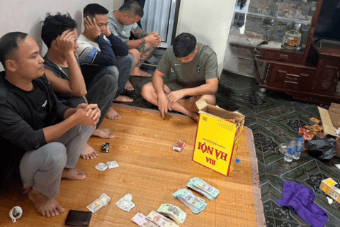 Phòng Cảnh sát Hình sự triệt phá sới đánh bạc bắt giữ 09 đối tượng, thu giữ hơn 140 triệu đồng