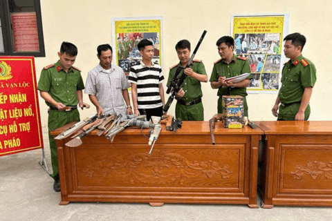HIỆU QUẢ TỪ ĐỢT CAO ĐIỂM VẬN ĐỘNG, THU HỒI VŨ KHÍ, VẬT LIỆU NỔ, CÔNG CỤ HỖ TRỢ VÀ PHÁO TẠI 16 XÃ, PHƯỜNG VÙNG BIỂN TỈNH THANH HÓA