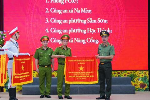 Phòng Cảnh sát PCCC và CNCH Công an tỉnh Thanh Hóa vinh dự được tặng Cờ thi đua của Chính phủ