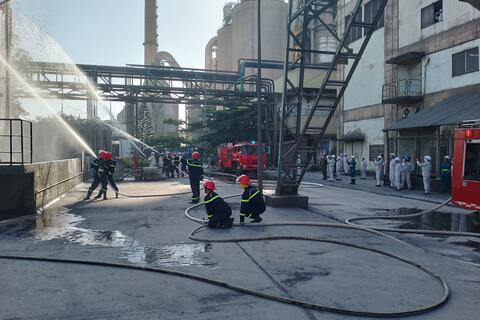 Diễn tập phương án chữa cháy tại Nhà máy Xi măng Nghi Sơn