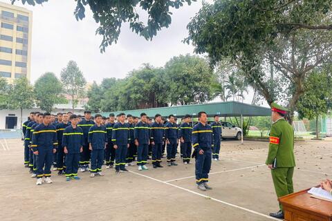 Kiểm tra đánh giá kết quả  huấn luyện nghiệp vụ và trực chữa cháy, CNCH cuối năm 2025