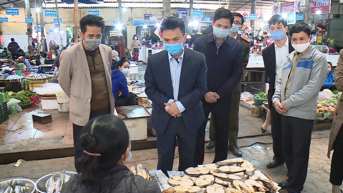 Thành phố Thanh Hóa tăng cường kiểm tra công tác phòng dịch tại siêu thị và các chợ dân sinh