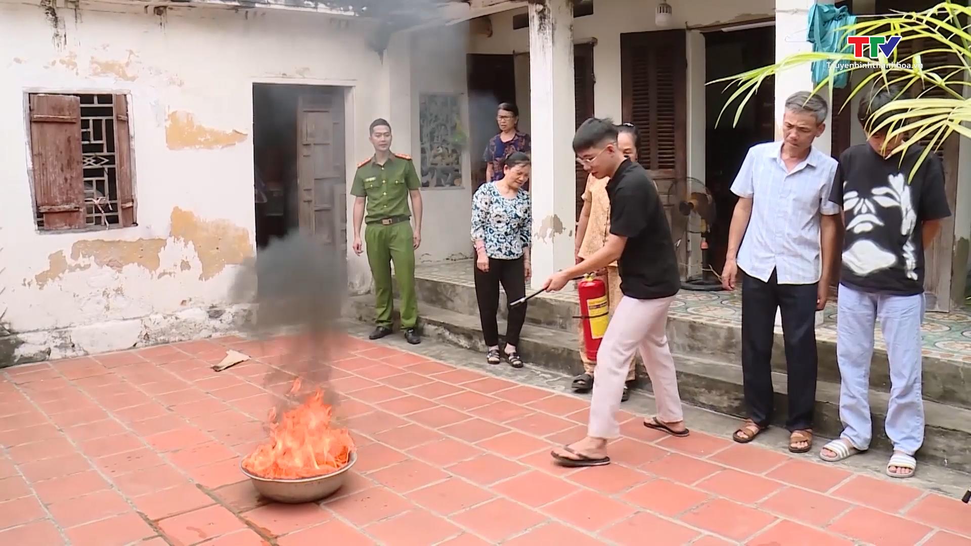 Chủ động phòng ngừa cháy nổ đối với nhà trong ngõ hẹp- Ảnh 2.