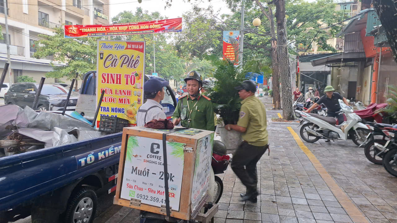 ra quân thiết lập trật tự công cộng