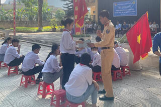 <a href="/tin-tuc-su-kien/huong-ve-co-so2" title="Phong trào toàn dân bảo vệ ANTQ" rel="dofollow">Phong trào toàn dân bảo vệ ANTQ</a>