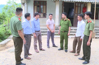 <a href="/tin-tuc-su-kien/huong-ve-co-so2" title="Phong trào toàn dân bảo vệ ANTQ" rel="dofollow">Phong trào toàn dân bảo vệ ANTQ</a>