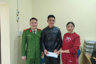 <a href="/tin-tuc-su-kien/tin-hoat-dong" title="Tin hoạt động" rel="dofollow">Tin hoạt động</a>