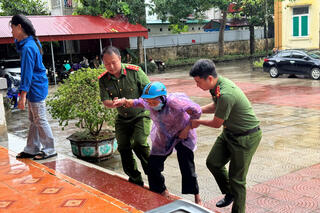<a href="/tin-tuc-su-kien/tin-hoat-dong" title="Tin hoạt động" rel="dofollow">Tin hoạt động</a>
