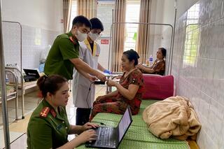 <a href="/tin-tuc-su-kien/tin-hoat-dong" title="Tin hoạt động" rel="dofollow">Tin hoạt động</a>