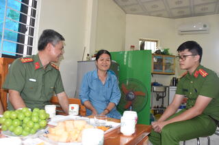 <a href="/tin-tuc-su-kien/tin-hoat-dong" title="Tin hoạt động" rel="dofollow">Tin hoạt động</a>