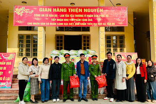<a href="/tin-tuc-su-kien/tin-hoat-dong" title="Tin hoạt động" rel="dofollow">Tin hoạt động</a>