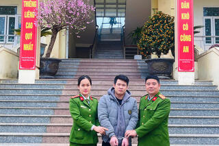 <a href="/tin-tuc-su-kien/tin-an-ninh-trat-tu" title="Tin An ninh trật tự" rel="dofollow">Tin An ninh trật tự</a>