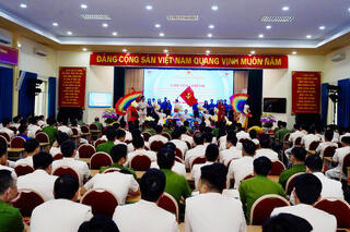 <a href="/tin-tuc-su-kien/tin-hoat-dong" title="Tin hoạt động" rel="dofollow">Tin hoạt động</a>