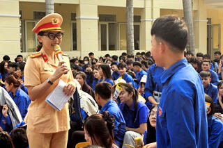 <a href="/tin-tuc-su-kien/tin-hoat-dong" title="Tin hoạt động" rel="dofollow">Tin hoạt động</a>