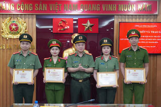 <a href="/tin-tuc-su-kien/tin-hoat-dong" title="Tin hoạt động" rel="dofollow">Tin hoạt động</a>