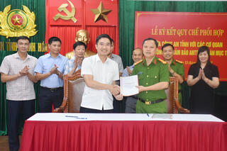 <a href="/tin-tuc-su-kien/tin-hoat-dong" title="Tin hoạt động" rel="dofollow">Tin hoạt động</a>