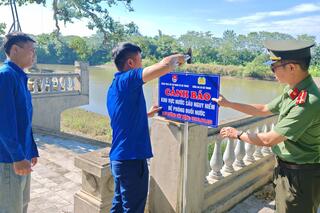 <a href="/tin-tuc-su-kien/tin-hoat-dong" title="Tin hoạt động" rel="dofollow">Tin hoạt động</a>