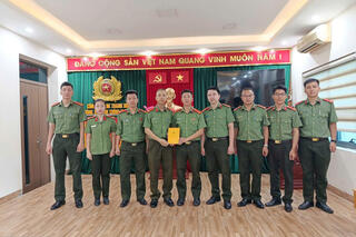 <a href="/tin-tuc-su-kien/tin-hoat-dong" title="Tin hoạt động" rel="dofollow">Tin hoạt động</a>