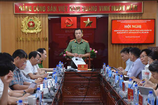 <a href="/tin-tuc-su-kien/tin-hoat-dong" title="Tin hoạt động" rel="dofollow">Tin hoạt động</a>