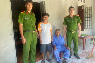 <a href="/tin-tuc-su-kien/tin-hoat-dong" title="Tin hoạt động" rel="dofollow">Tin hoạt động</a>