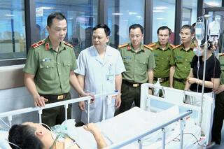 <a href="/tin-tuc-su-kien/tin-hoat-dong" title="Tin hoạt động" rel="dofollow">Tin hoạt động</a>