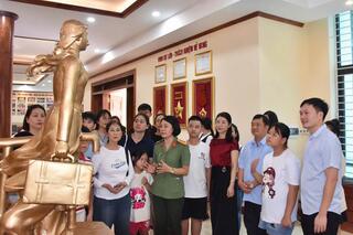 <a href="/tin-tuc-su-kien/tin-hoat-dong" title="Tin hoạt động" rel="dofollow">Tin hoạt động</a>
