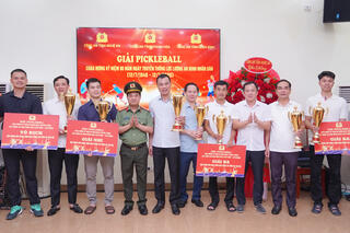 <a href="/tin-tuc-su-kien/tin-hoat-dong" title="Tin hoạt động" rel="dofollow">Tin hoạt động</a>