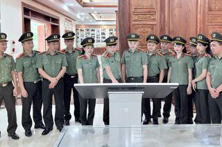 <a href="/tin-tuc-su-kien/tin-hoat-dong" title="Tin hoạt động" rel="dofollow">Tin hoạt động</a>