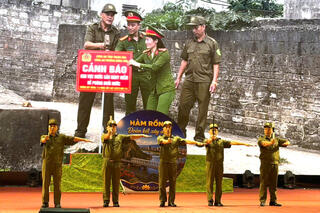 <a href="/tin-tuc-su-kien/tin-hoat-dong" title="Tin hoạt động" rel="dofollow">Tin hoạt động</a>