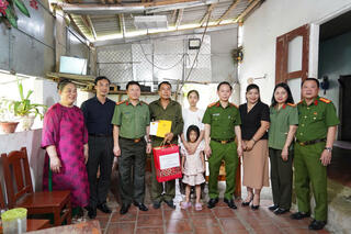 <a href="/tin-tuc-su-kien/tin-hoat-dong" title="Tin hoạt động" rel="dofollow">Tin hoạt động</a>