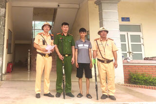 <a href="/tin-tuc-su-kien/huong-ve-co-so2" title="Phong trào toàn dân bảo vệ ANTQ" rel="dofollow">Phong trào toàn dân bảo vệ ANTQ</a>