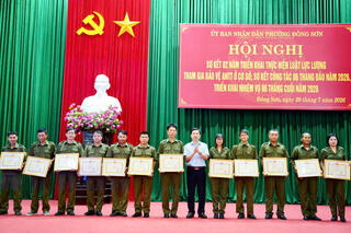 <a href="/tin-tuc-su-kien/tin-hoat-dong" title="Tin hoạt động" rel="dofollow">Tin hoạt động</a>