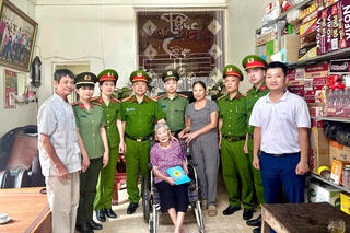 <a href="/tin-tuc-su-kien/tin-hoat-dong" title="Tin hoạt động" rel="dofollow">Tin hoạt động</a>