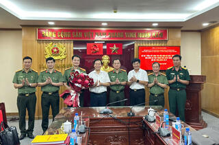 <a href="/tin-tuc-su-kien/tin-hoat-dong" title="Tin hoạt động" rel="dofollow">Tin hoạt động</a>