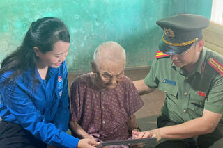 <a href="/tin-tuc-su-kien/tin-hoat-dong" title="Tin hoạt động" rel="dofollow">Tin hoạt động</a>
